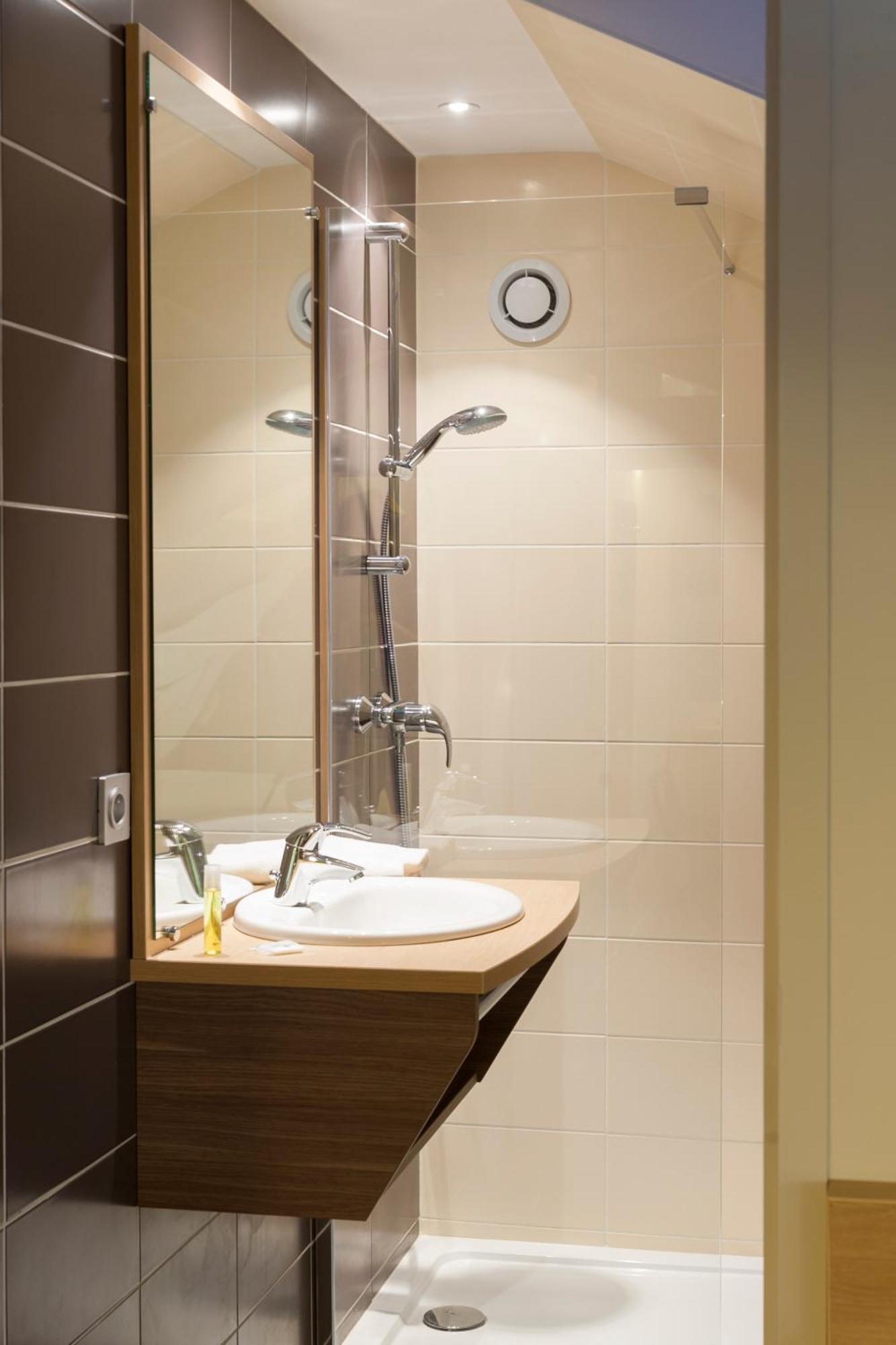 Hotel Brit Centre Gare 3*